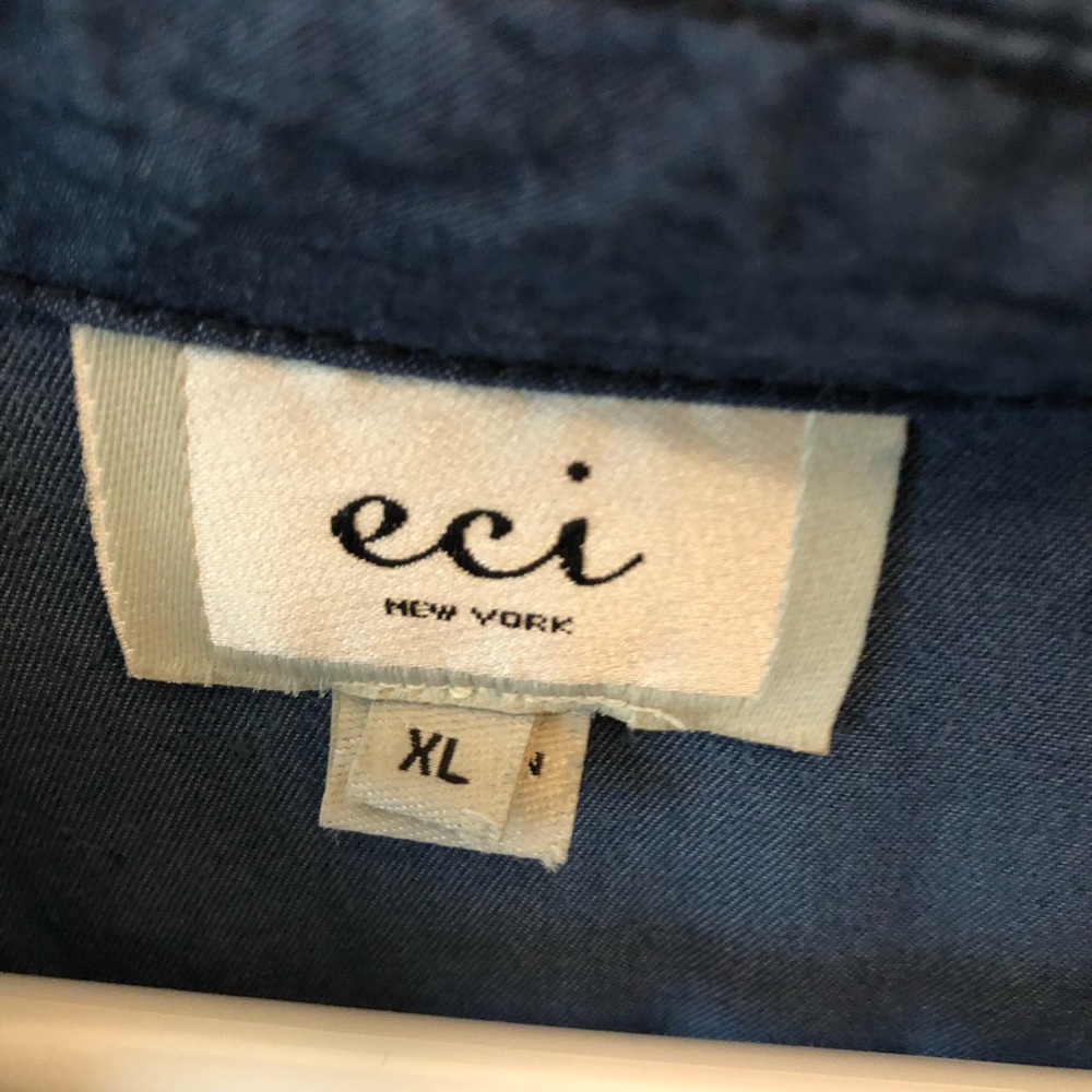 XL tshirt dress with brown belt.